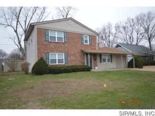 717 10th St, Mascoutah, IL 62258-1015