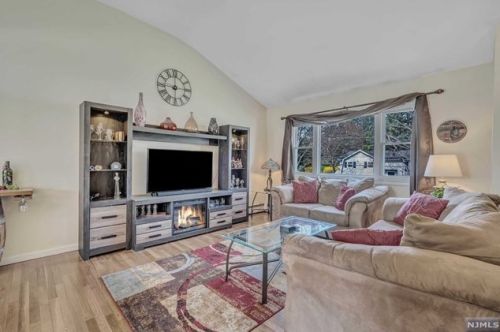 600 Baldwin St, Hackettstown NJ  07840-1427 exterior