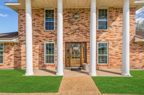37030 Cougar Dr, Wallis, TX 77485-9505