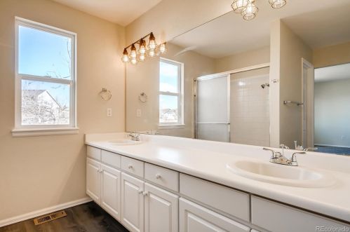 5684 Quemoy Ct, Aurora CO 80018-3133 exterior