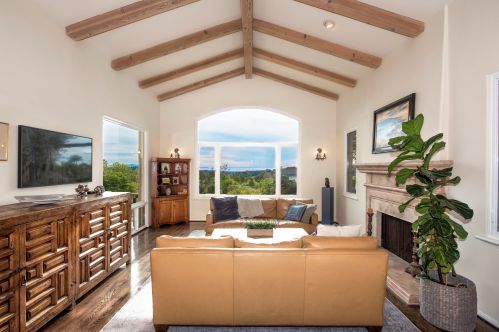 4478 Meadowlark Ln, Santa Barbara, CA 93105-9725