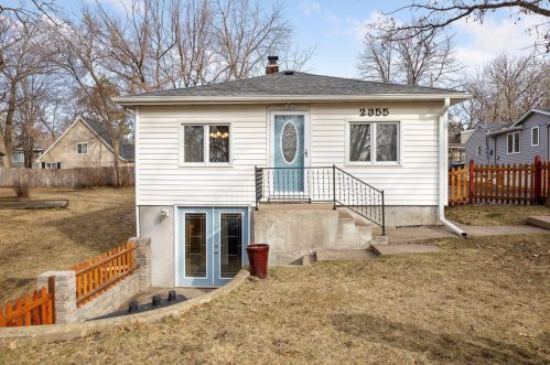 2355 Jonquil Ln, Minneapolis, MN 55441-4158