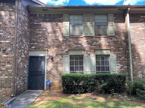 706 Garden View Dr, Stone Mountain, GA 30083-3540