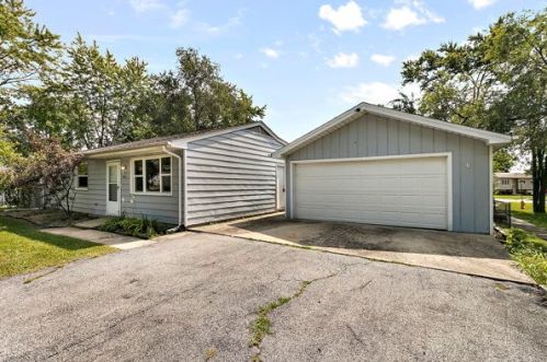 9441 Hawthorne Ave, Mokena, IL 60448-9331