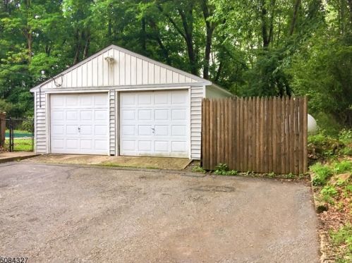 30 Kim Ln, Hackettstown NJ  07840-5624 exterior