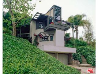 175 Greenfield Ave, Los Angeles, CA 90049-3204