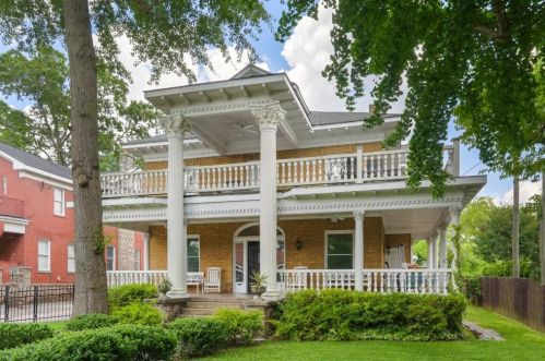 811 Highland Ave, Atlanta GA  30306-4566 exterior