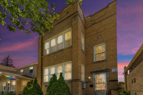 5213 Eddy St, Chicago, IL 60641-3374