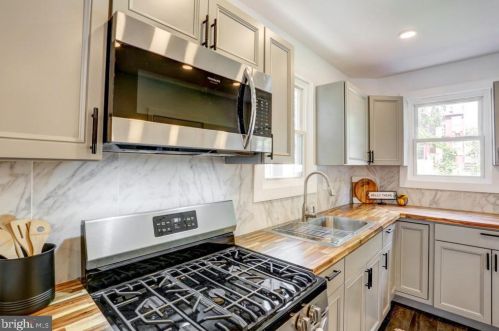 513 Poplar St, Lancaster PA  17603-5234 exterior