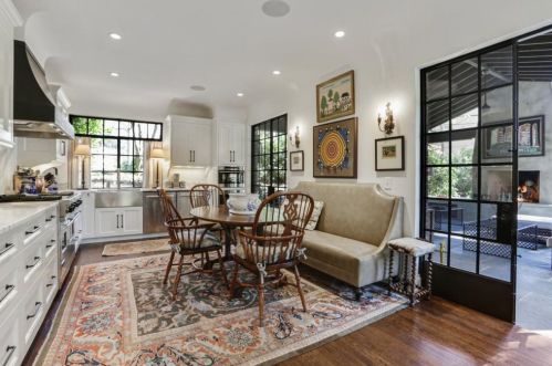 81 Lakeview Ave, Atlanta GA  30305-3779 exterior