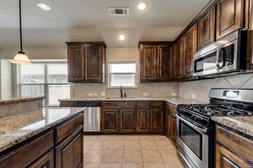 6017 Warmouth Dr, Fort Worth TX  76179-7649 exterior