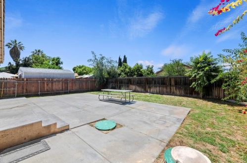 517 Prospect Ave, Riverside CA  92507-1720 exterior
