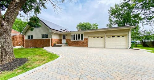 30 Lynnwood Rd, Edison, NJ 08820-2707