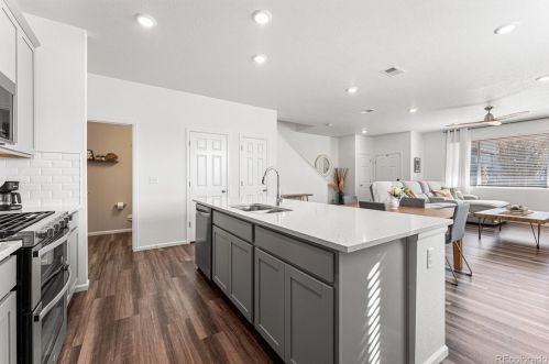 21001 60th Ave, Denver CO  80019 exterior