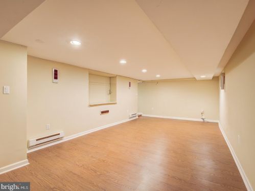 12500 Meadowood Dr, Silver Spring MD 20904-2928 exterior