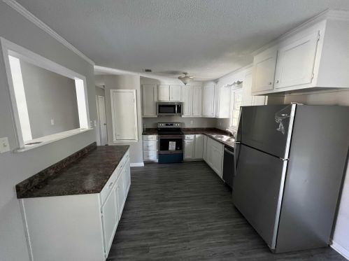 306 Laurie Ln, Warner Robins, GA 31088-3724