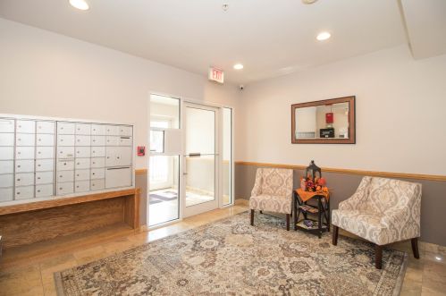 124 Colfax St, Palatine, IL 60067-5014