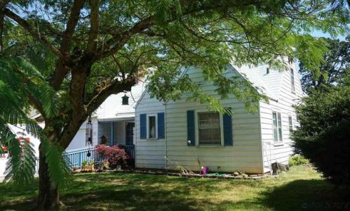 227 Jerome St, Silverton, OR 97381-2016