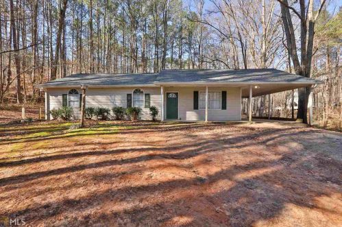 55 Hubbard Dr, Newnan, GA 30263-5636