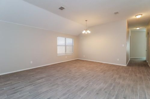 301 Sun Meadow Ln, Fort Worth TX  76140-5501 exterior