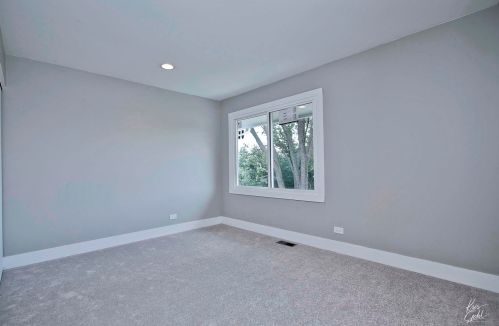1711 Waverly Ct, Arlington Hts IL  60004-2321 exterior