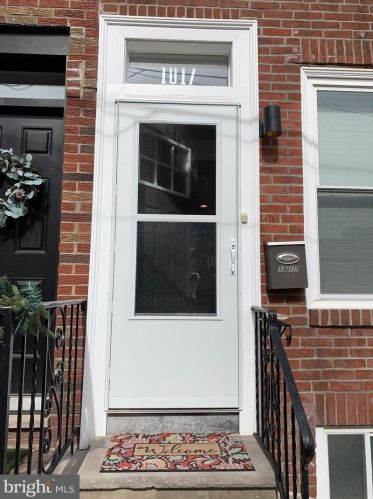 1017 Mercy St, Philadelphia, PA 19148-2330