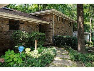 543 Hammett Dr, Decatur, GA 30032-1438