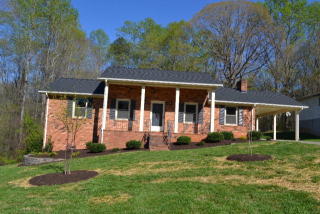 246 Davis Dr, Danville, VA 24540-1448