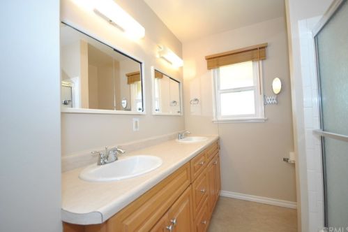 2002 Ninth St, Anaheim CA  92802-3203 exterior