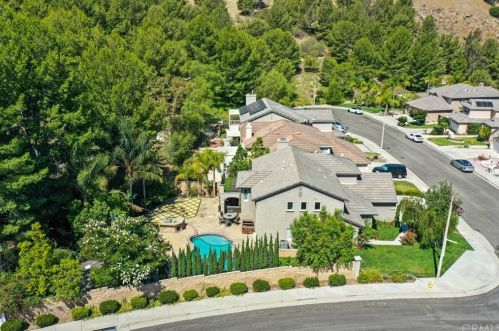 8730 Foxhollow Dr, Anaheim CA  92808-1674 exterior