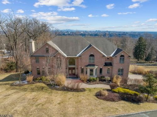 35 Gregory Ave, Town Center, NJ 07052-4712
