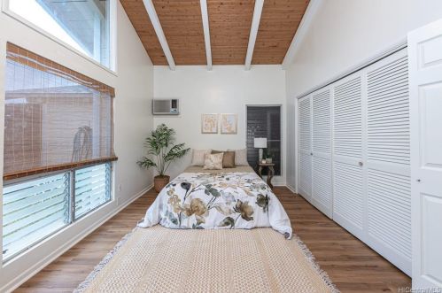 7136 Kamilo St, Honolulu HI  96825-1605 exterior