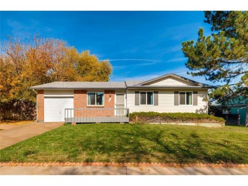 17939 Kepner Dr, Aurora, CO 80017-3305