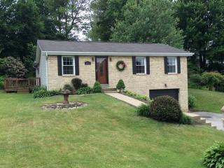 121 Christie Ave, Butler, PA 16001-6301