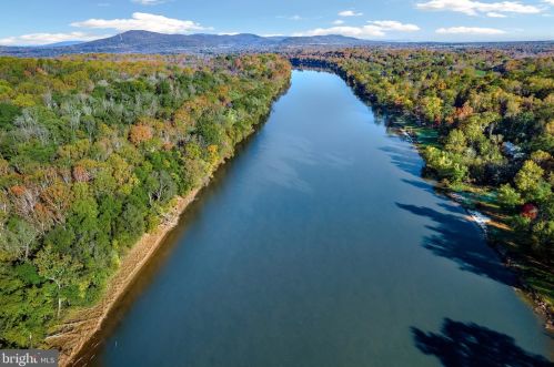 2519 Vineyard Rd, Falling Waters, WV 25419-6911