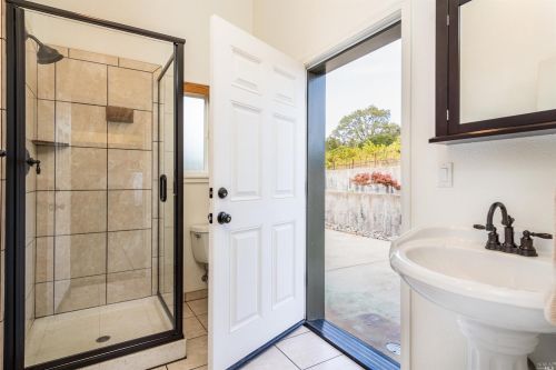 2000 Sanford Rnch Rd, Ukiah CA 95482-5251 exterior