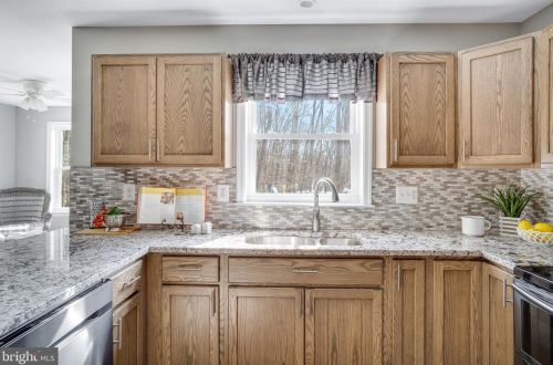 340 Revenoor Rd, Harpers Ferry WV exterior