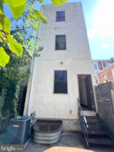 2036 19 St, Philadelphia PA 19121-4120 exterior