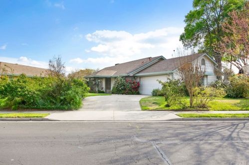 1318 Devonwood Dr, Merced, CA 95348-1775