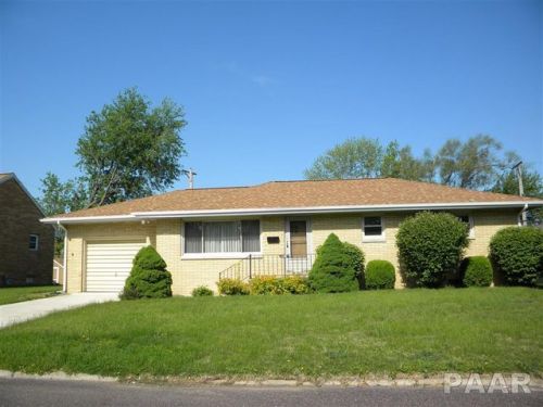 1107 7th St, Pekin IL  61554-4629 exterior