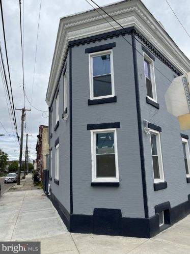 1337 49th St, Philadelphia, PA 19143-4442