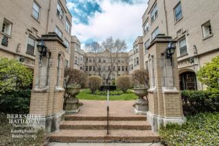 650 Hinman Ave, Evanston IL 60202-4425 exterior