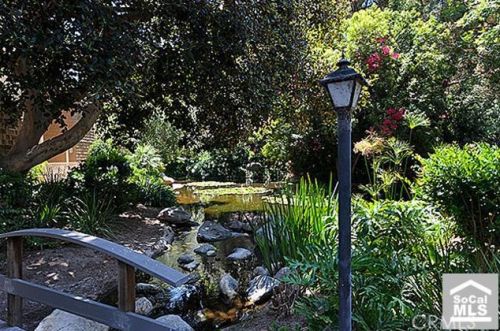 134 Pineview, Irvine CA  92620-1925 exterior