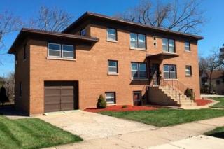 8844 Burlington Ave, Brookfield, IL 60513-2155
