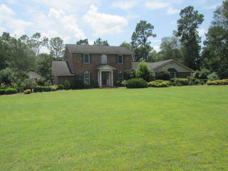 1 Bogey Dr, Jesup, GA 31546-2142