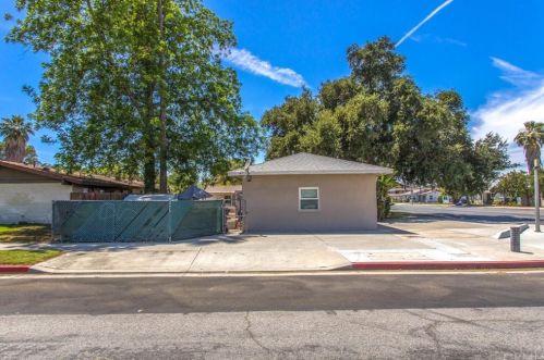 4512 Jurupa Ave, Riverside CA  92506-1969 exterior