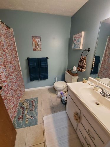 7210 Creekview Dr, Cincinnati OH  45247-2801 exterior