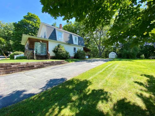 17 Dartmouth St, Unity, NH 03743-2736