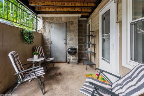 3233 Palmer St, Chicago IL  60647-2757 exterior