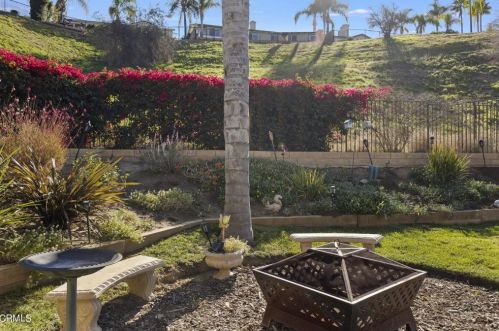 3072 Lamplighter St, Simi Valley CA  93065-5287 exterior